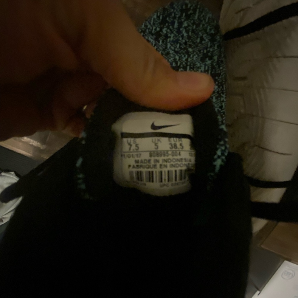 Nike Black and Teal Sneakers - Picture 2 of 6